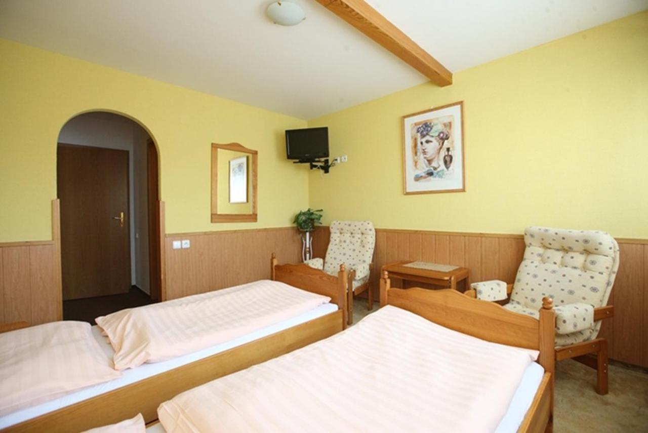 Hotel Solaster Garni Třebíč Dış mekan fotoğraf